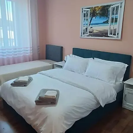 Apartament Arty's *